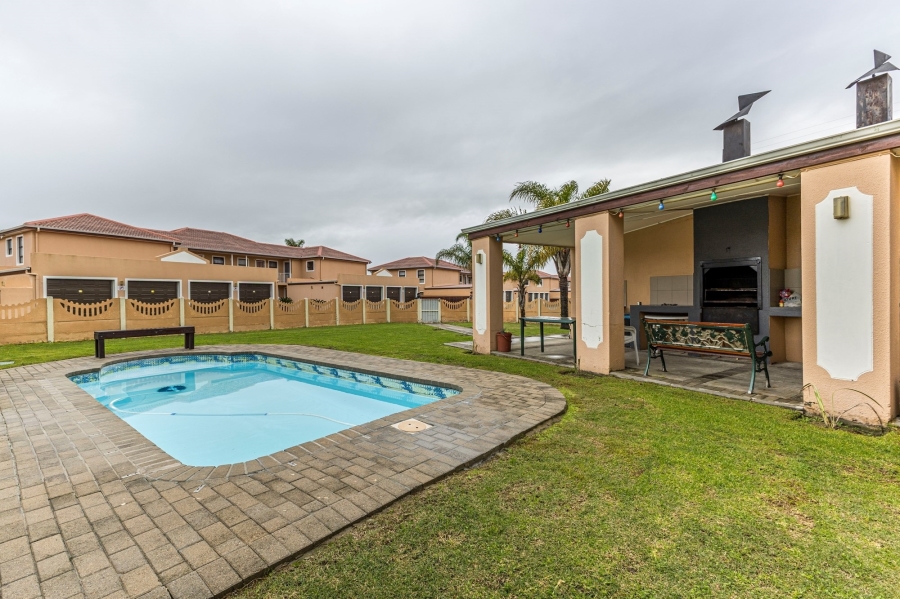 2 Bedroom Property for Sale in Durbanville Western Cape
